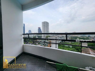 Moon Tower, Bangkok, Thailand Moon Tower, Bangkok, Thailand