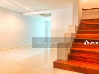 10110, Bangkok, Thailand 10110, Bangkok, Thailand