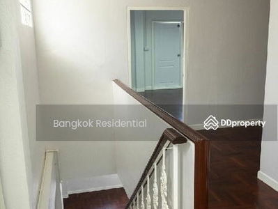 4 Bed Townhouse in Sukhumvit 71, Phra Khanong, Bangkok, Thailand 4 Bed Townhouse in Sukhumvit 71, Phra Khanong, Bangkok, Thailand