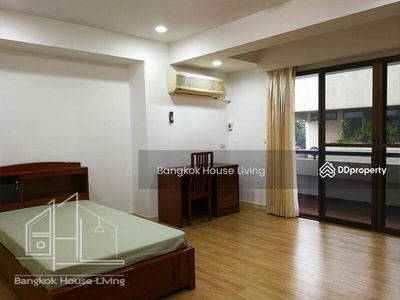 Prompong Mansion, Bangkok, Thailand Prompong Mansion, Bangkok, Thailand