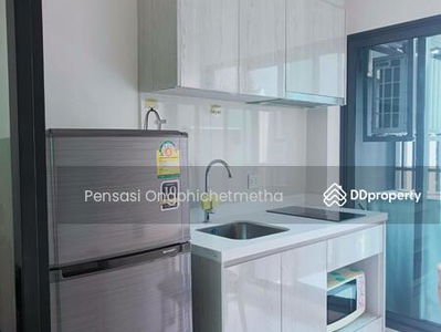 Life Sukhumvit 48, Bangkok, Thailand Life Sukhumvit 48, Bangkok, Thailand