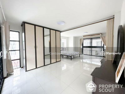 Sam Sen Nai, Bangkok, Thailand Sam Sen Nai, Bangkok, Thailand