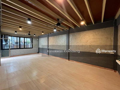 Detached house Sukhumvit Ekamai Detached house Sukhumvit Ekamai (GH-777), Bangkok, Thailand Detached house Sukhumvit Ekamai Detached house Sukhumvit Ekamai (GH-777), Bangkok, Thailand