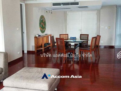 Urbana Langsuan, Bangkok, Thailand Urbana Langsuan, Bangkok, Thailand