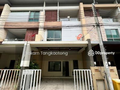 Pattra Mo Town, Nonthaburi, Thailand Pattra Mo Town, Nonthaburi, Thailand