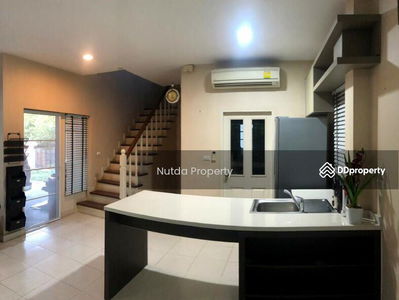 Setthasiri Wongwaen-Sukhaphiban 2, Bangkok, Thailand Setthasiri Wongwaen-Sukhaphiban 2, Bangkok, Thailand