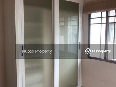 Setthasiri Wongwaen-Sukhaphiban 2, Bangkok, Thailand Setthasiri Wongwaen-Sukhaphiban 2, Bangkok, Thailand