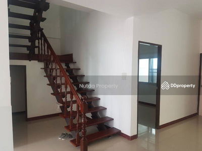 Rangsiya Ramintra 74, Bangkok, Thailand Rangsiya Ramintra 74, Bangkok, Thailand