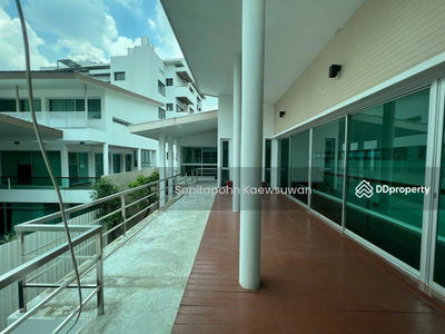 10110, Bangkok, Thailand 10110, Bangkok, Thailand