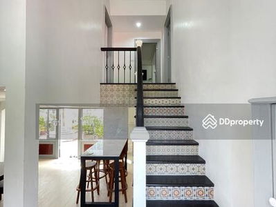 Single house, 5 bedrooms, Pha Ping Village, in front of Chiang Mai University, best location, Chiang Mai, Thailand Single house, 5 bedrooms, Pha Ping Village, in front of Chiang Mai University, best location, Chiang Mai, Thailand