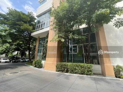 Villa Sathorn, Bangkok, Thailand Villa Sathorn, Bangkok, Thailand