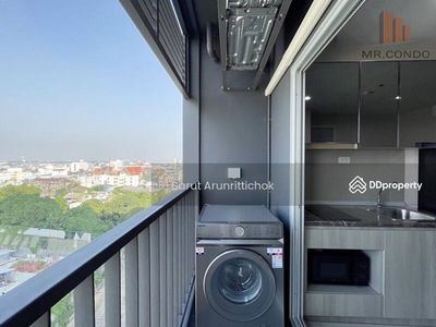 The President Charan-Yaek Fai Chai Station, Bangkok, Thailand The President Charan-Yaek Fai Chai Station, Bangkok, Thailand