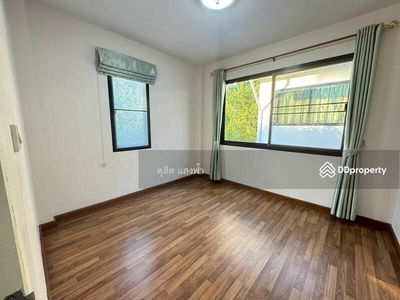 Townhome for rent, behind Suea Palm Hill University, Sriracha, Chon Buri., Thailand Townhome for rent, behind Suea Palm Hill University, Sriracha, Chon Buri., Thailand