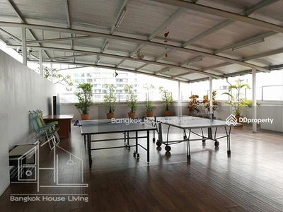 Prompong Mansion, Bangkok, Thailand Prompong Mansion, Bangkok, Thailand