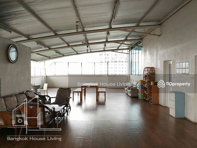 Prompong Mansion, Bangkok, Thailand Prompong Mansion, Bangkok, Thailand