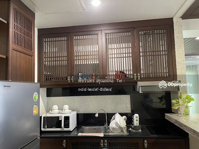 Elephant Tower, Bangkok, Thailand Elephant Tower, Bangkok, Thailand