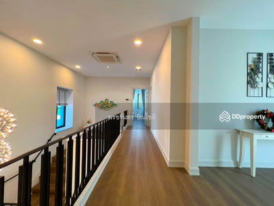 Nantawan Rama 9 New Krungthepkreetha, Bangkok, Thailand Nantawan Rama 9 New Krungthepkreetha, Bangkok, Thailand