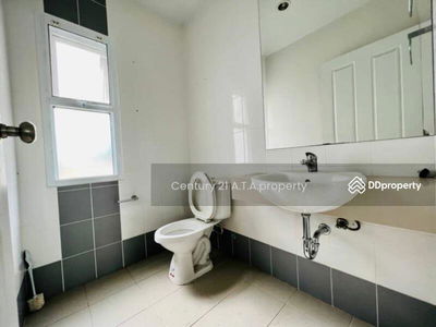 Country Home Lake & Park Assumption - Sriracha, Chon Buri, Thailand Country Home Lake & Park Assumption - Sriracha, Chon Buri, Thailand