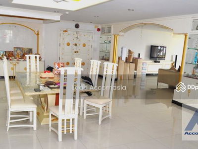 Oriental Towers, Bangkok, Thailand Oriental Towers, Bangkok, Thailand