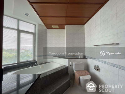 Suan Phinit Place, Bangkok, Thailand Suan Phinit Place, Bangkok, Thailand