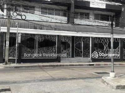 Townhouse Commercial, Bangkok, Thailand Townhouse Commercial, Bangkok, Thailand