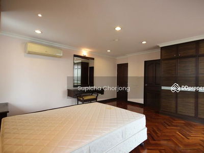 Hawaii Tower, Bangkok, Thailand Hawaii Tower, Bangkok, Thailand