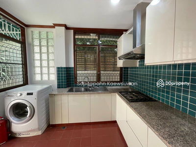 10110, Bangkok, Thailand 10110, Bangkok, Thailand