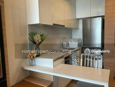 EQUINOX Paholyothin-Viphavadee, Bangkok, Thailand EQUINOX Paholyothin-Viphavadee, Bangkok, Thailand