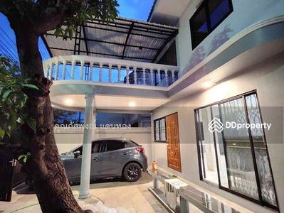 - 2-story detached house, newly renovated, Sukhumvit area, Bang Chak, Bangkok, Thailand - 2-story detached house, newly renovated, Sukhumvit area, Bang Chak, Bangkok, Thailand