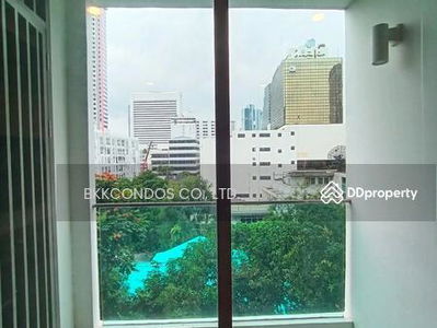 Siamese Surawong, Bangkok, Bangkok, Thailand Siamese Surawong, Bangkok, Bangkok, Thailand