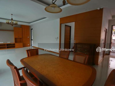 Large 5-Br House near BTS Phra Khanong, Bangkok, Thailand Large 5-Br House near BTS Phra Khanong, Bangkok, Thailand