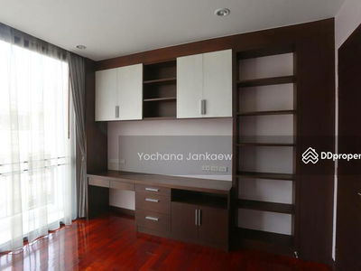 Large 5-Br House near BTS Phra Khanong, Bangkok, Thailand Large 5-Br House near BTS Phra Khanong, Bangkok, Thailand