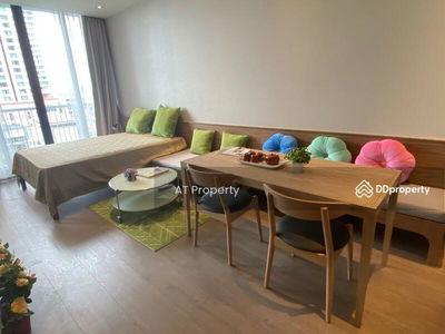 Park Origin Phrom Phong, Bangkok, Thailand Park Origin Phrom Phong, Bangkok, Thailand