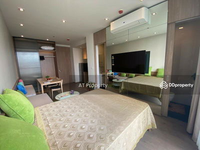 Park Origin Phrom Phong, Bangkok, Thailand Park Origin Phrom Phong, Bangkok, Thailand