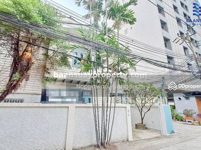 For rent, 2-story detached house, Sukhumvit Road, near BTS Nana 500 meters & Benjakit Park, Bangkok, Thailand For rent, 2-story detached house, Sukhumvit Road, near BTS Nana 500 meters & Benjakit Park, Bangkok, Thailand