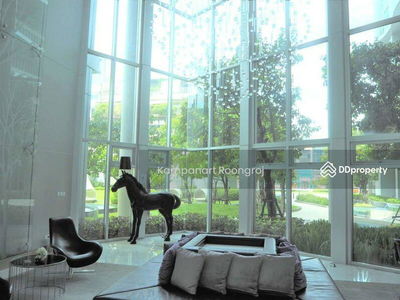 Life Ratchadapisek, Bangkok, Thailand Life Ratchadapisek, Bangkok, Thailand