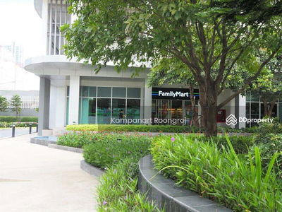 Life Ratchadapisek, Bangkok, Thailand Life Ratchadapisek, Bangkok, Thailand