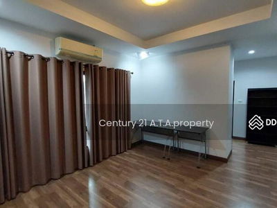 The Complete Sriracha, Chon Buri, Thailand The Complete Sriracha, Chon Buri, Thailand