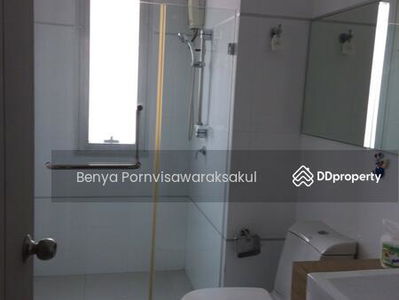 Thru Thonglor, Bangkok, Thailand Thru Thonglor, Bangkok, Thailand