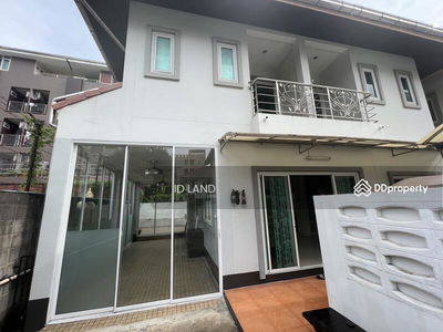Pets friendly house for rent near MRT klongtoey 350m. rama4 area, Bangkok, Thailand Pets friendly house for rent near MRT klongtoey 350m. rama4 area, Bangkok, Thailand