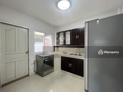 Pets friendly house for rent near MRT klongtoey 350m. rama4 area, Bangkok, Thailand Pets friendly house for rent near MRT klongtoey 350m. rama4 area, Bangkok, Thailand