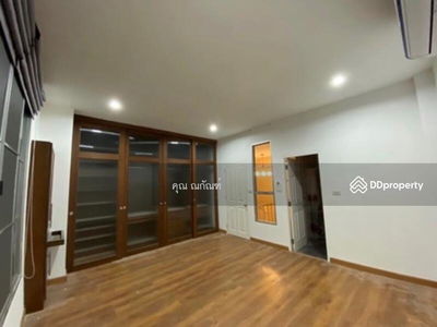 Baan Klang Muang Ladprao-Yothin Phatthana, Bangkok, Thailand Baan Klang Muang Ladprao-Yothin Phatthana, Bangkok, Thailand