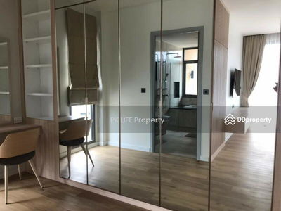 Gehäuse In Ban Ratsada, Thailand Gehäuse In Ban Ratsada, Thailand