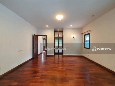 House with private pool in Soi. Soonvijai 4, Bangkok, Thailand House with private pool in Soi. Soonvijai 4, Bangkok, Thailand