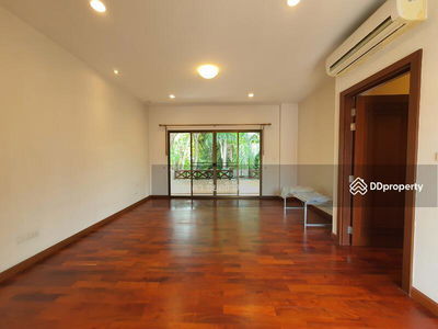 House with private pool in Soi. Soonvijai 4, Bangkok, Thailand House with private pool in Soi. Soonvijai 4, Bangkok, Thailand