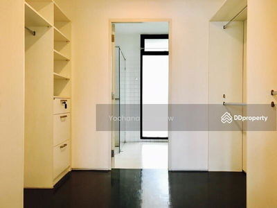 Large 4-Br House near BTS Thong Lor, Bangkok, Thailand Large 4-Br House near BTS Thong Lor, Bangkok, Thailand