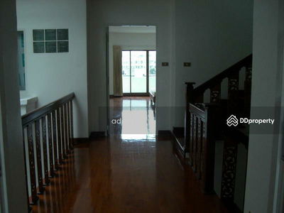 Townhome for rent, 4 bedrooms, Soi Yen Akat 2, Bangkok, Thailand Townhome for rent, 4 bedrooms, Soi Yen Akat 2, Bangkok, Thailand