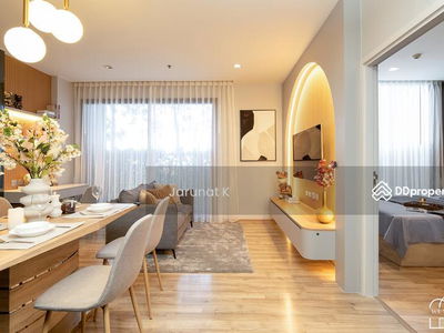 The Line Jatujak-Mochit, Bangkok, Thailand The Line Jatujak-Mochit, Bangkok, Thailand