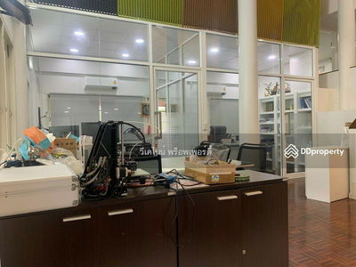 Single house, Sukhumvit 101, Punnawithi 12, Bangkok, Thailand Single house, Sukhumvit 101, Punnawithi 12, Bangkok, Thailand