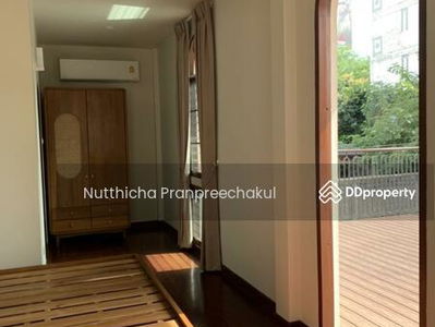 Large 4-Br House near Arl Ratchaprarop, Bangkok, Thailand Large 4-Br House near Arl Ratchaprarop, Bangkok, Thailand